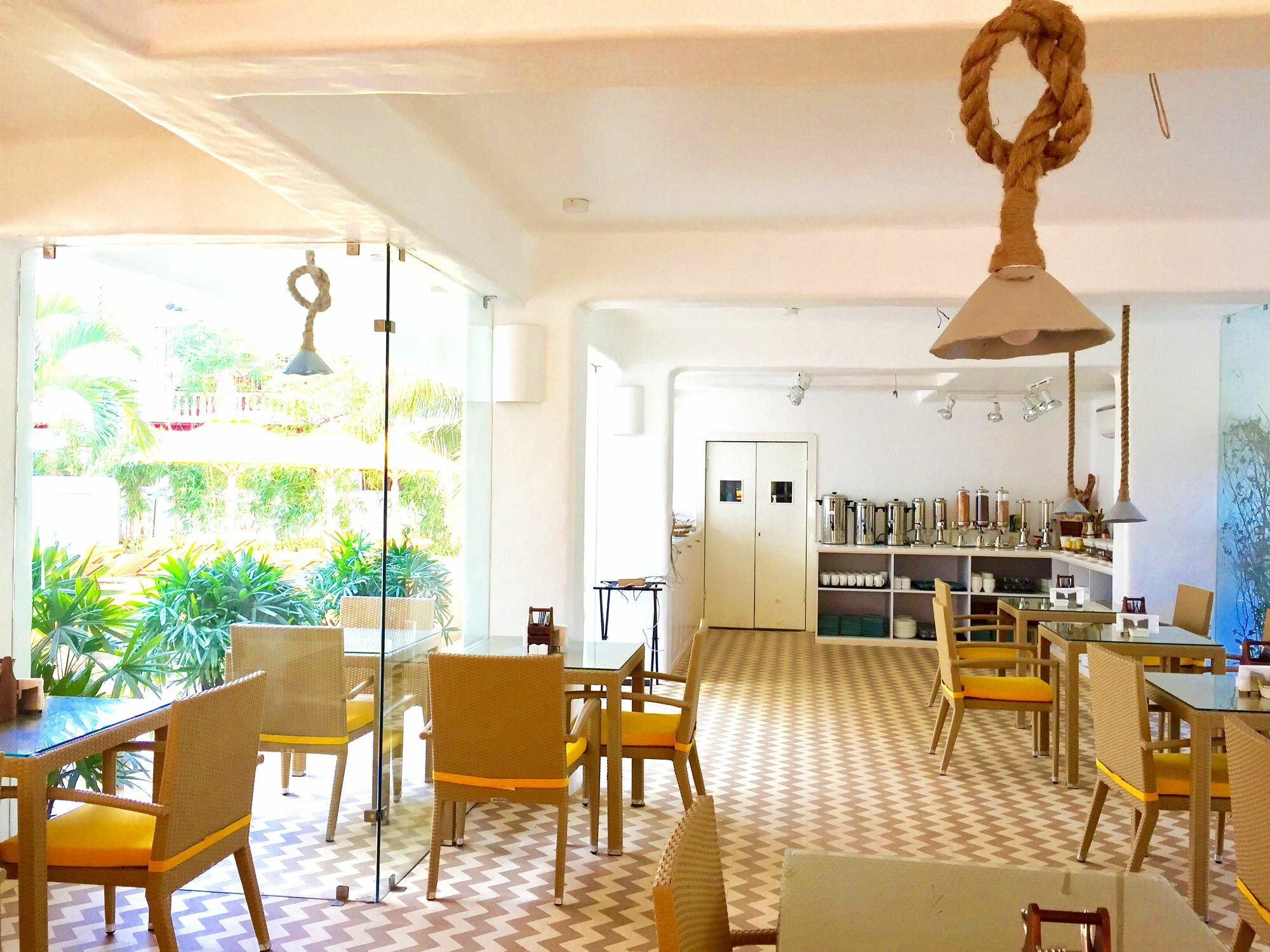 Bloom Hotel - Калангут Экстерьер фото